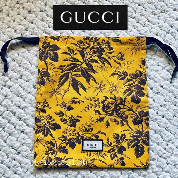 Gucci Handbags - GUCCI Floral Toile Canvas Purse Bag NEW! Graphic Gift Bag RARE! pouch